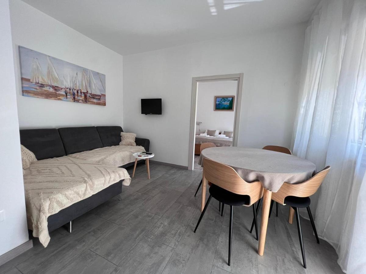 Apartments Iskra Rovinj Luaran gambar